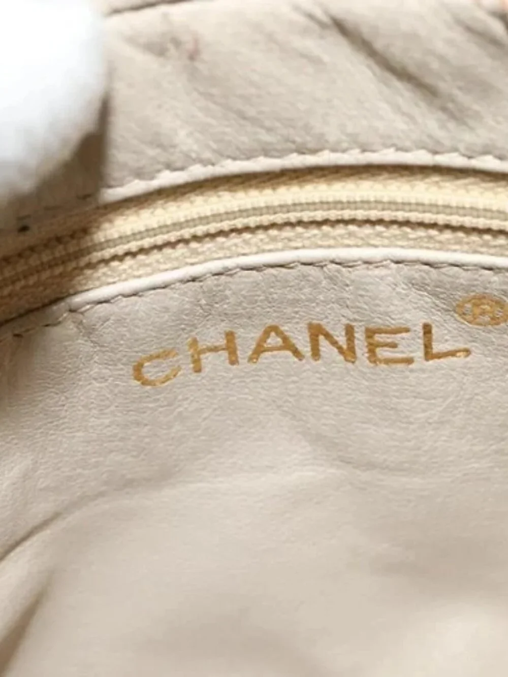CHANEL metal box smell